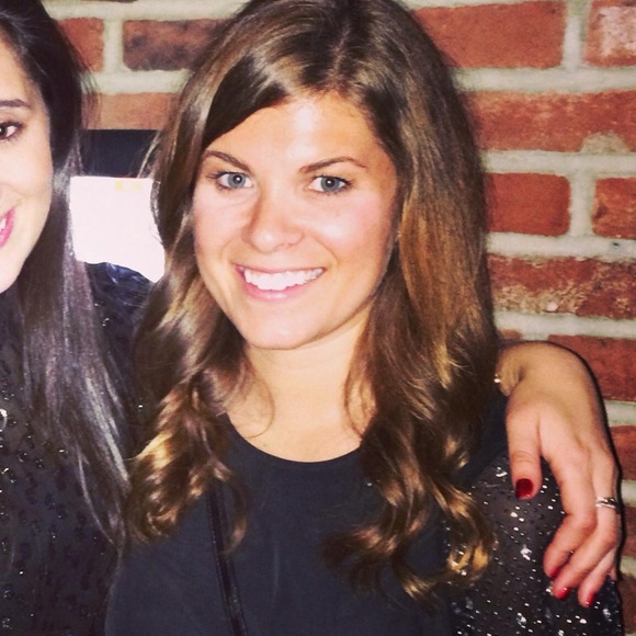 Meet your Posher, Laura - Picture 1 of 1